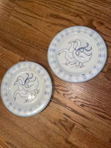 Louisville Stoneware 2  11" Dinner Plates Gaggle of Geese Kentucky USA EXCELLENT