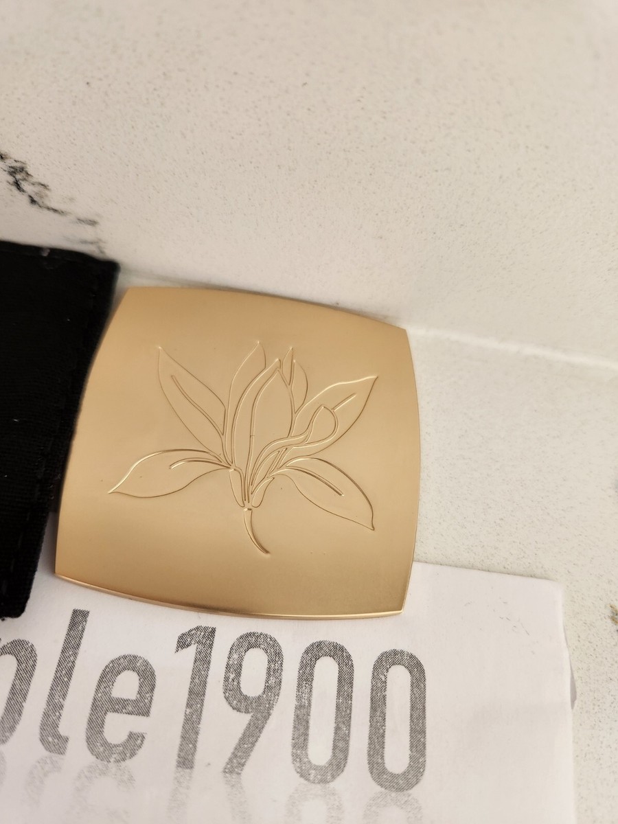 NEW CHANEL Sublimage Pocket Mirror Gold 2.5'' x 2.5'' Makeup Pouch