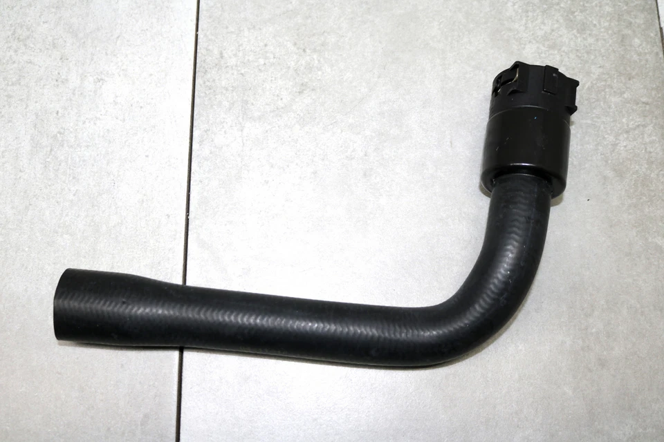 Manguera de radiador superior CHR0057R 8D0121101K-EC para Volkswagen Passat 1998-2005 Foto 2 de 3