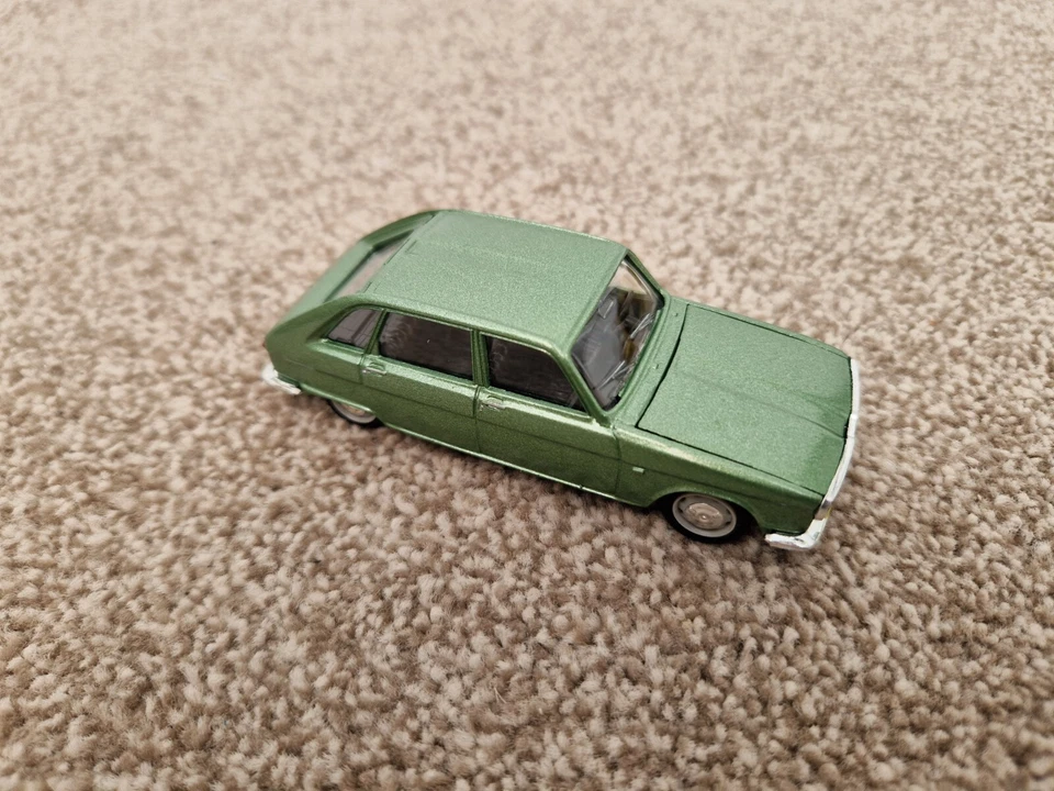 NOREV CORGI SOLIDO 1/43 CLASSIC RENAULT R16 DIECAST MODEL CAR - Image 2 of 3