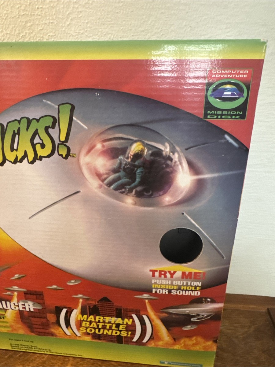 Mars Attacks! 火星人の飛行円盤 Trendmasters Martian Flying Saucer Space Shuttle - 30735 for sale