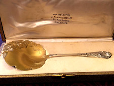 Splendide Pelle à Fraises  Ajourée en argent massif Vermeil Art Nouveau.