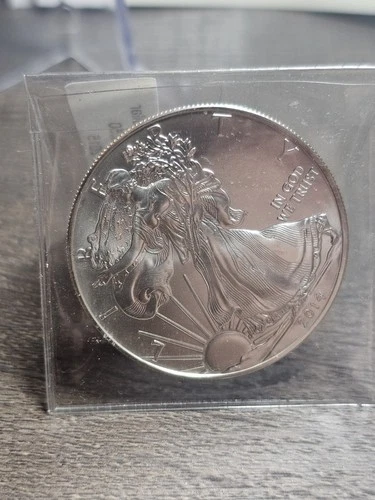 2014 WALKING LIBERTY SILVER DOLLAR Uncirculated (3)