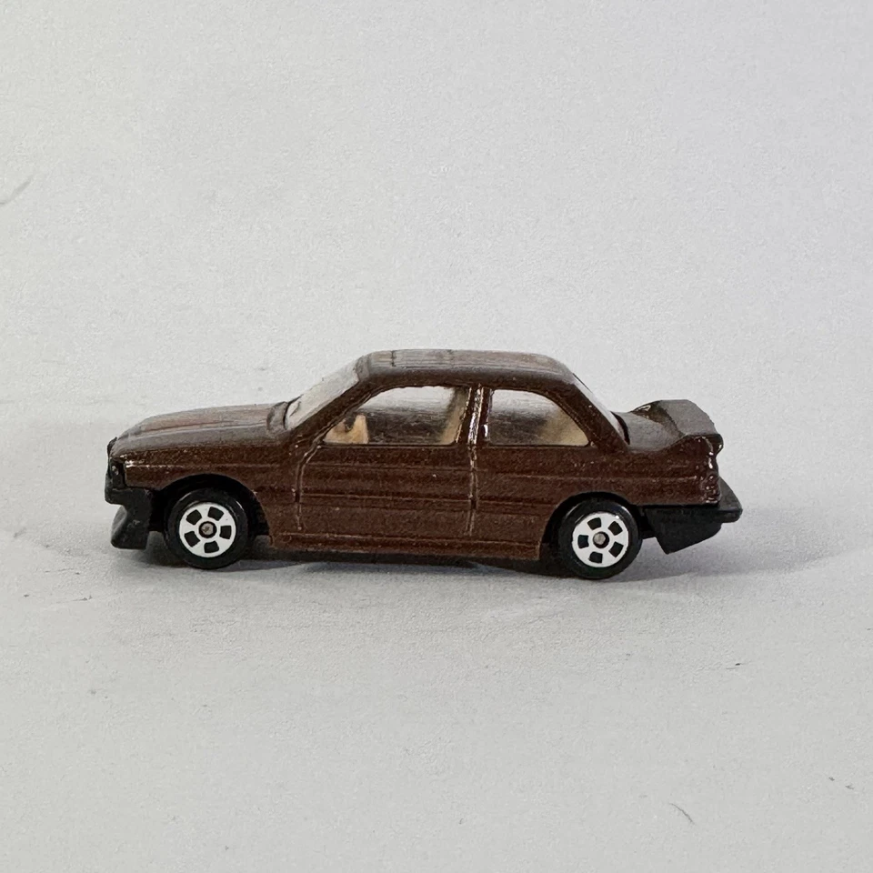 BMW 325i Brown 1/56 Made in China Vintage Diecast Model Car - Image 4 of 4