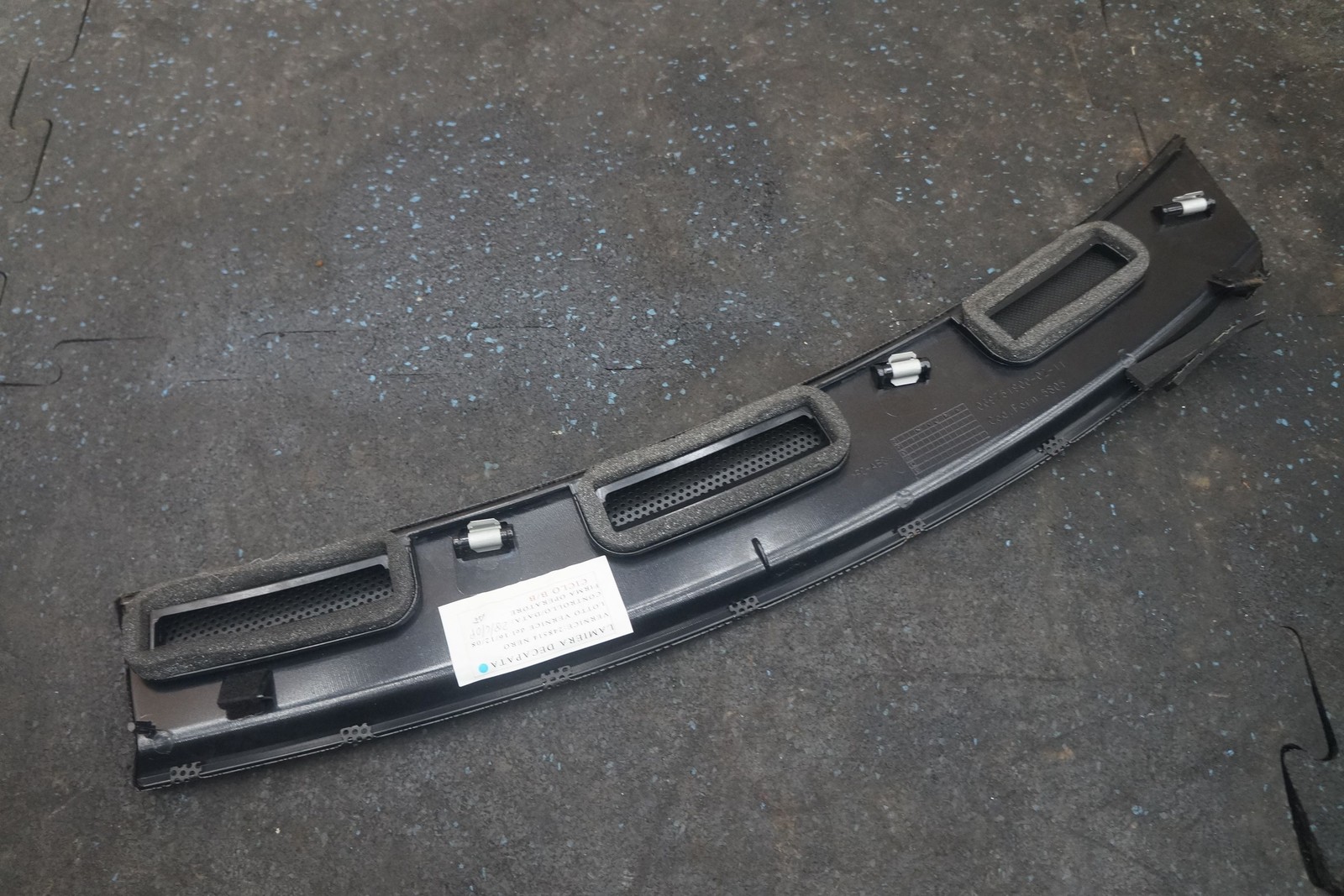 Dash Right Upper Defrost Vent Grille Trim 80801800 OEM Ferrari California 2010