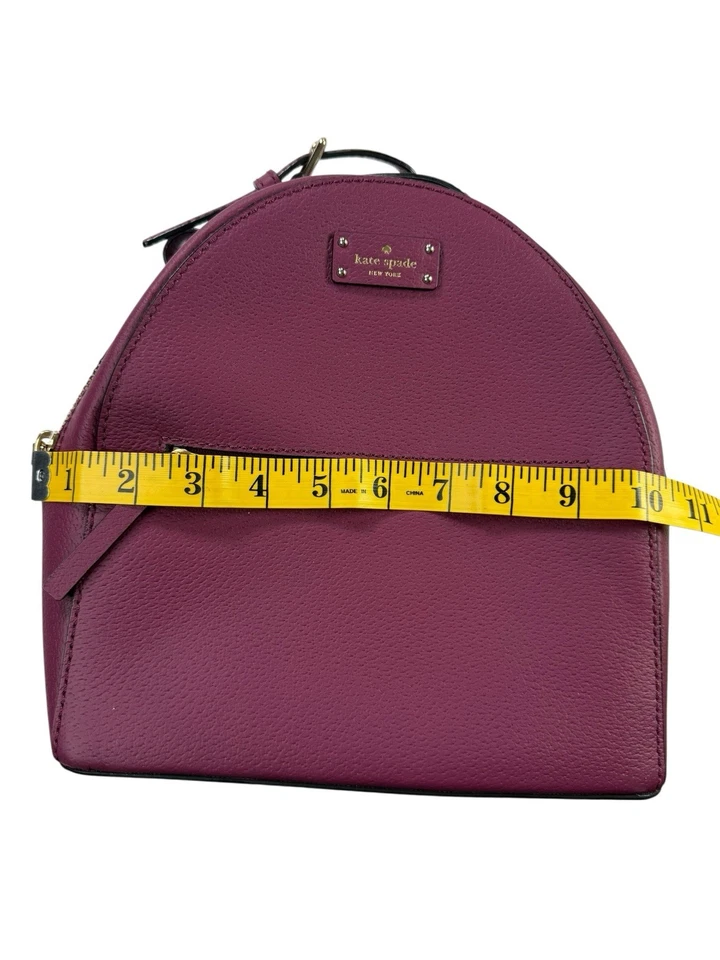 Mini mochila Kate Spade de cuero rojo borgoña 3 compartimentos con cremallera nueva sin etiquetas Foto 4 de 4