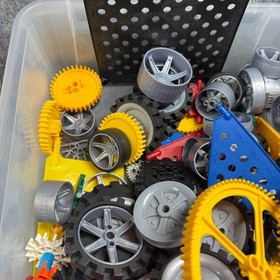 Over 2000 Pieces 10 Lbs HUGE K'NEX Mixed Bulk Lot Misc Just of Parts Knex Clean!