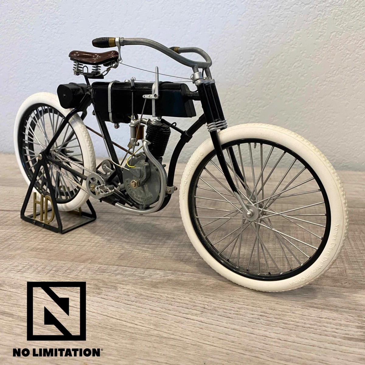 Genuine Harley-Davidson 1903-1904 First Bike Diecast Motorcycle 1:6 Scale  Model