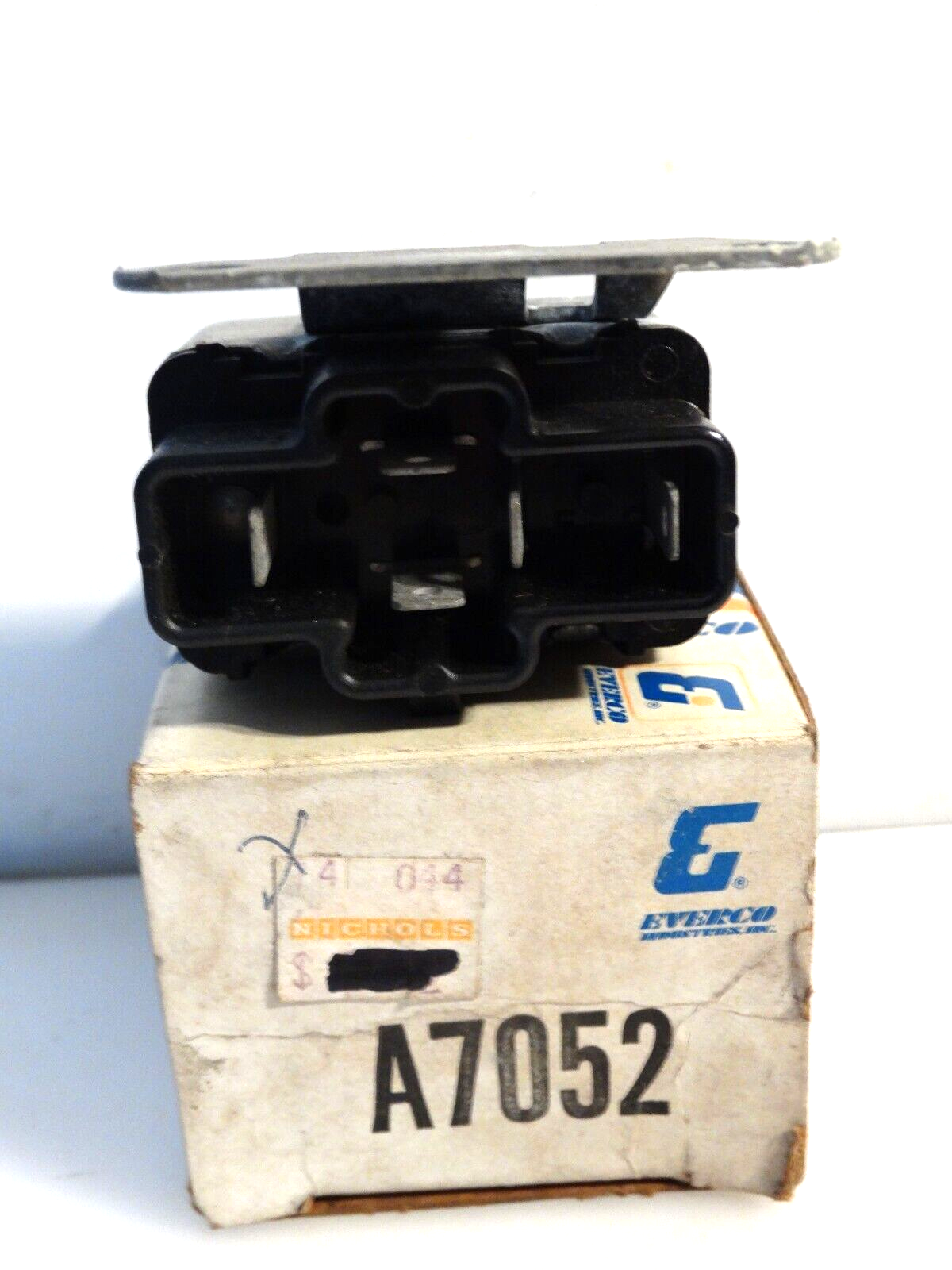 Everco A7052 Air Conditioning Compressor Relay for Enhanced Cooling Performance-image