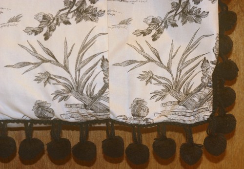 Country Curtains Black Toile Pillow Cover w/ pom pom trim 15" sq Made In USA - Picture 4 of 7