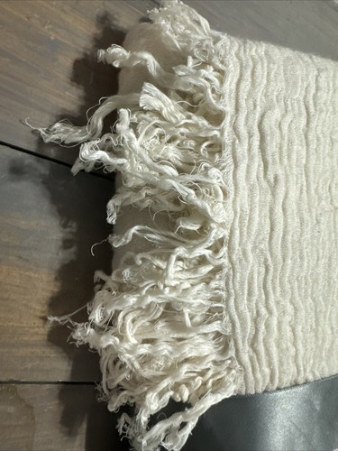 Nuevo $360 Hotel Collection Ripple Throw Cream - Gasa Feel 50 x 70 Ligero - Imagen 6 de 6