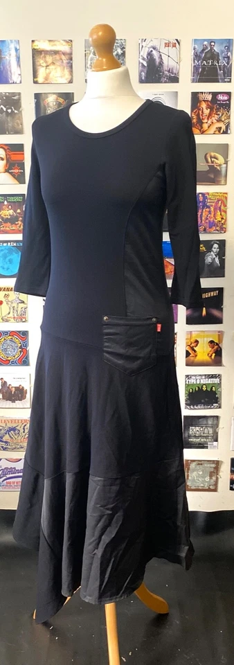 Vestido midi preto vintage anos 90 Y2K arquivo francês mangas 3/4 feito na França - Imagem 2 de 4