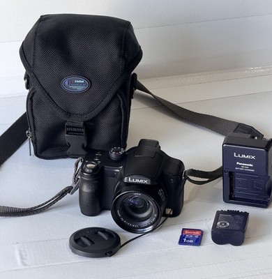 Panasonic LUMIX DMC-FZ7 6MP Digital Camera 12 x Zoom Bundle - Tested, Clean