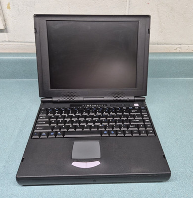 CTX  EzBOOK 800 Laptop. Dead. For Parts. Screen Good. Cosmetically Good.