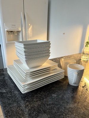 La Rochelle Basketweave 17pc White Porcelain Square Dinnerware Set Plates Bowls