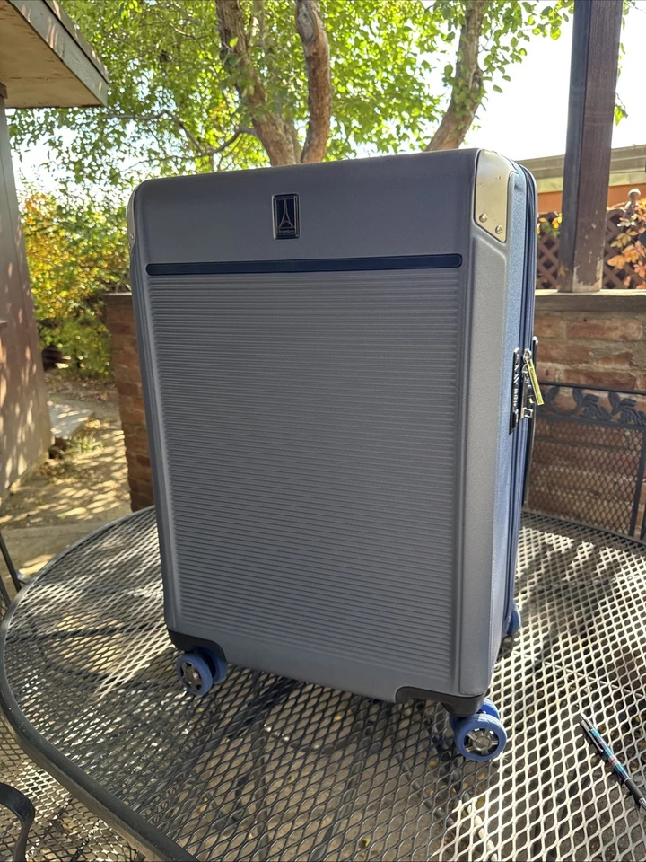 Travelpro Platinum Elite Med Check-in Expandable Spinner Retail  $365 - Image 2 of 4