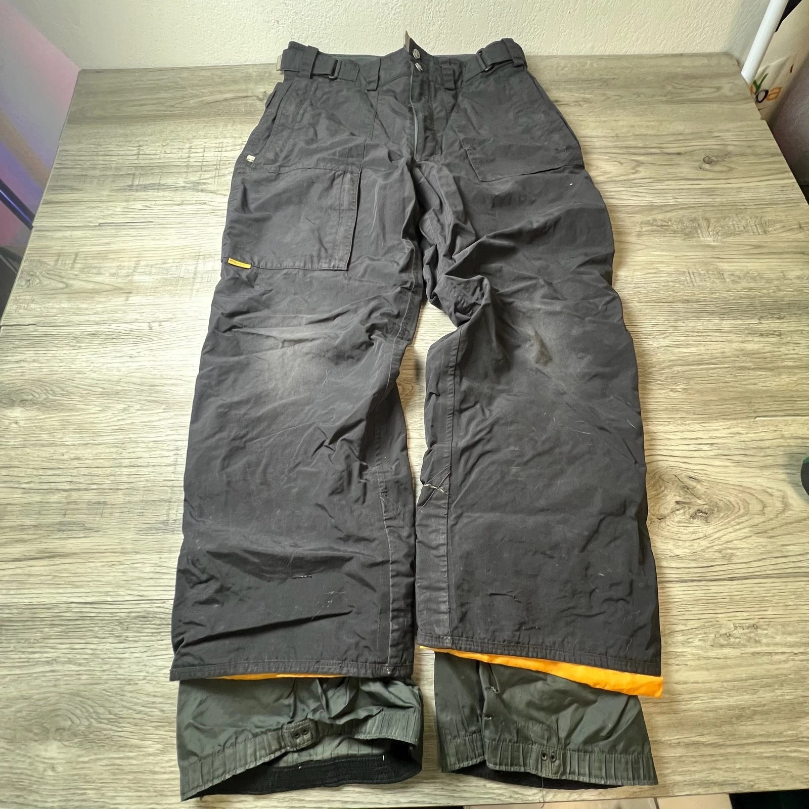 Burton Tactic Snowboard Pants Mens Medium Black Cargo Ski Winter Gear
Opens in a new window or tab