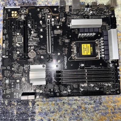ASRock Z690 Phantom Gaming 4 Intel DDR5 ATX Motherboard LGA1700 and Wifi Card