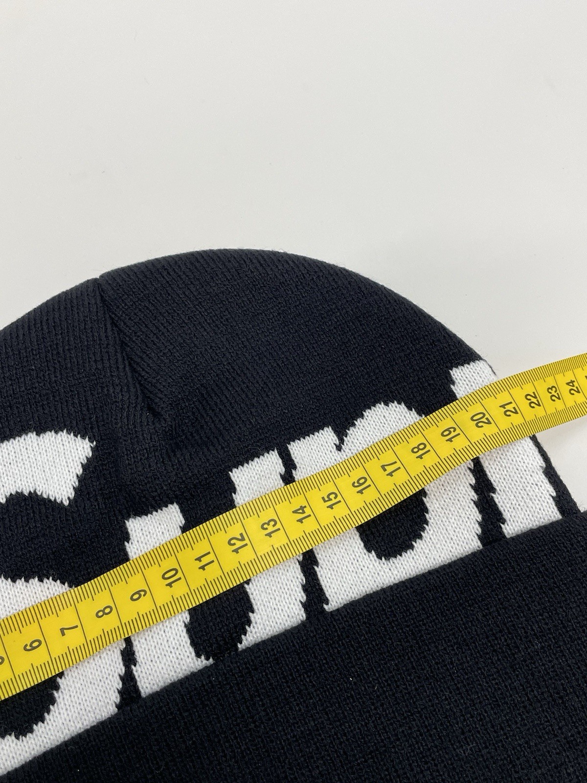 Supreme Big White Logo Beanie (FW25) Black - Gem