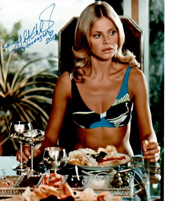 Original handsigniertes Britt Ekland Foto 10 x 8 Foto James Bond C/W COA PIC PROOF