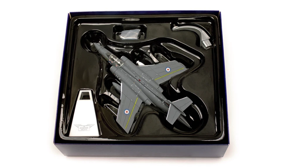 1/72 Corgi AA34111, Hawker Siddley Buccaneer SMk 2, No.800 NAS, HMS Eagle, 1971 - Image 3 of 4