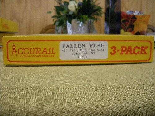 Accurail: Fallen Flag - AAR Steel Box Cars: Burlington , GN, NP #3323: 3 pack | Zustand: New