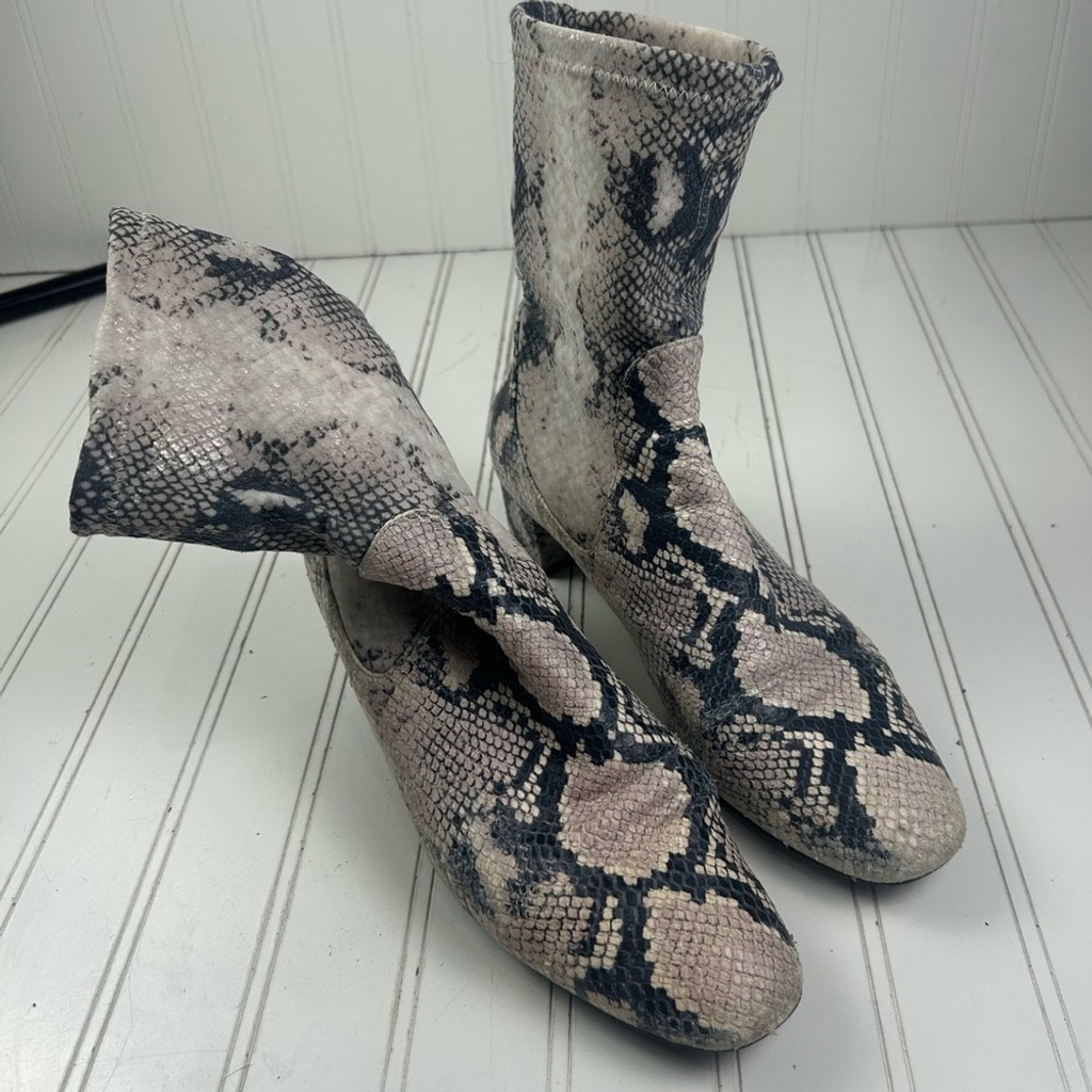 Stuart Weitzman Ernestine Python Stretch Leather … - image 13