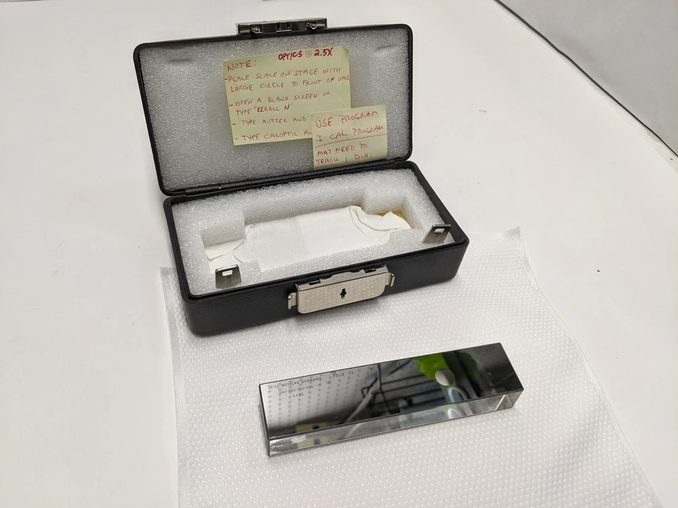 Placa de retícula de calibración estenopeica de cuarzo cromado Leitz Wetzlar 060-680-090-000 Foto 2 de 4