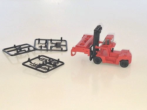 Kato N Scale Forklift Truck for Lifting 20 Foot Containers. Excell Cond. 1:160.