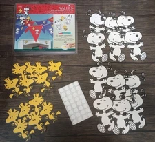 Wallies Peanuts Snoopy & Woodstock  25 Piece Cutouts Decals Prepasted Wallpaper 