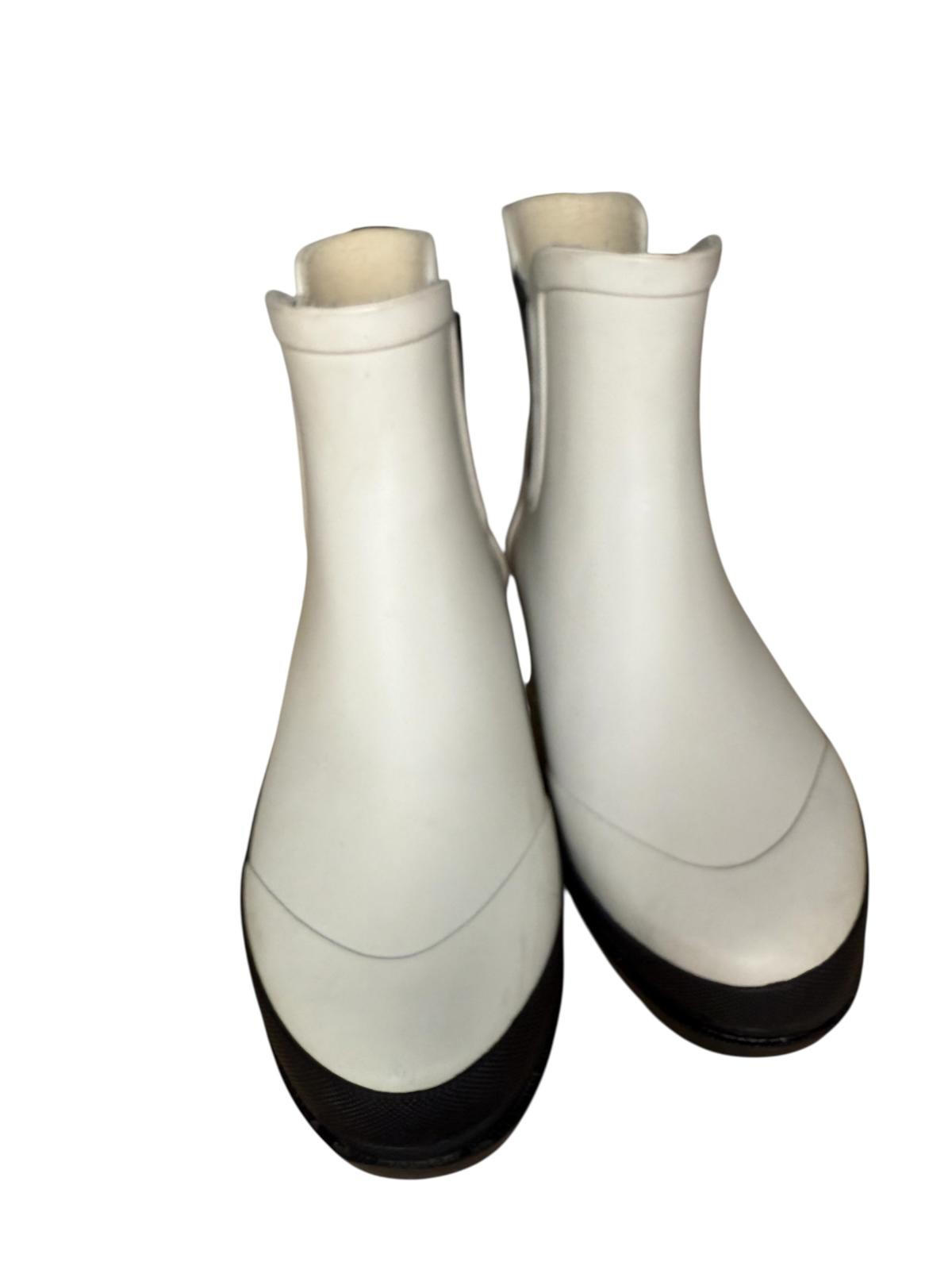 J.Crew Short Lug-Sole Chelsea Rain Boots size 7 White Outdoor Pull On Booties