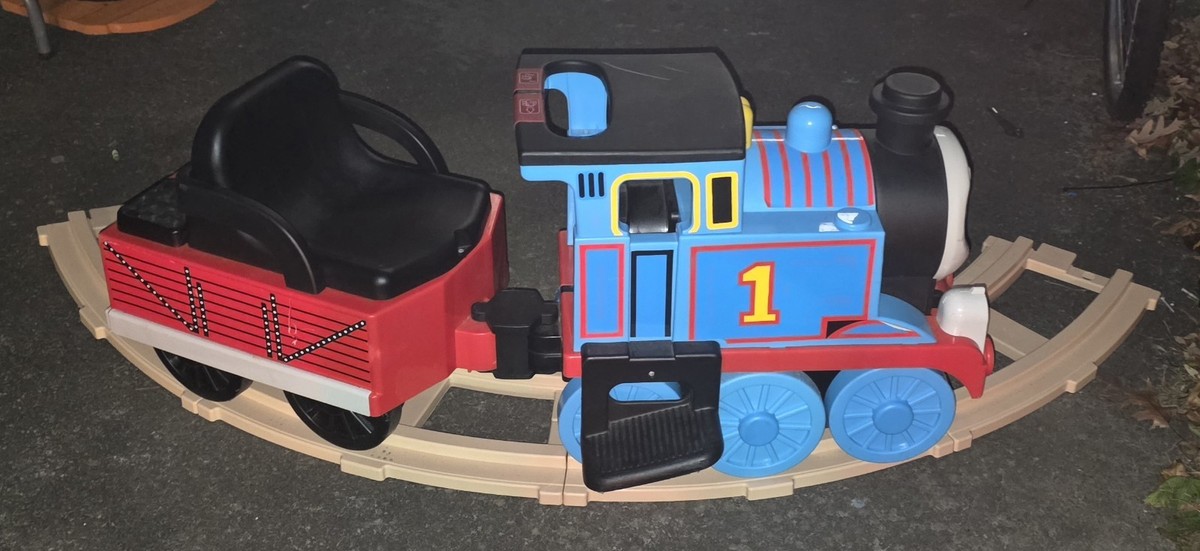 Peg Perego Thomas Thomas The Tank Ride On Train With Tracks Thomas The Tank  Engine Ride-
