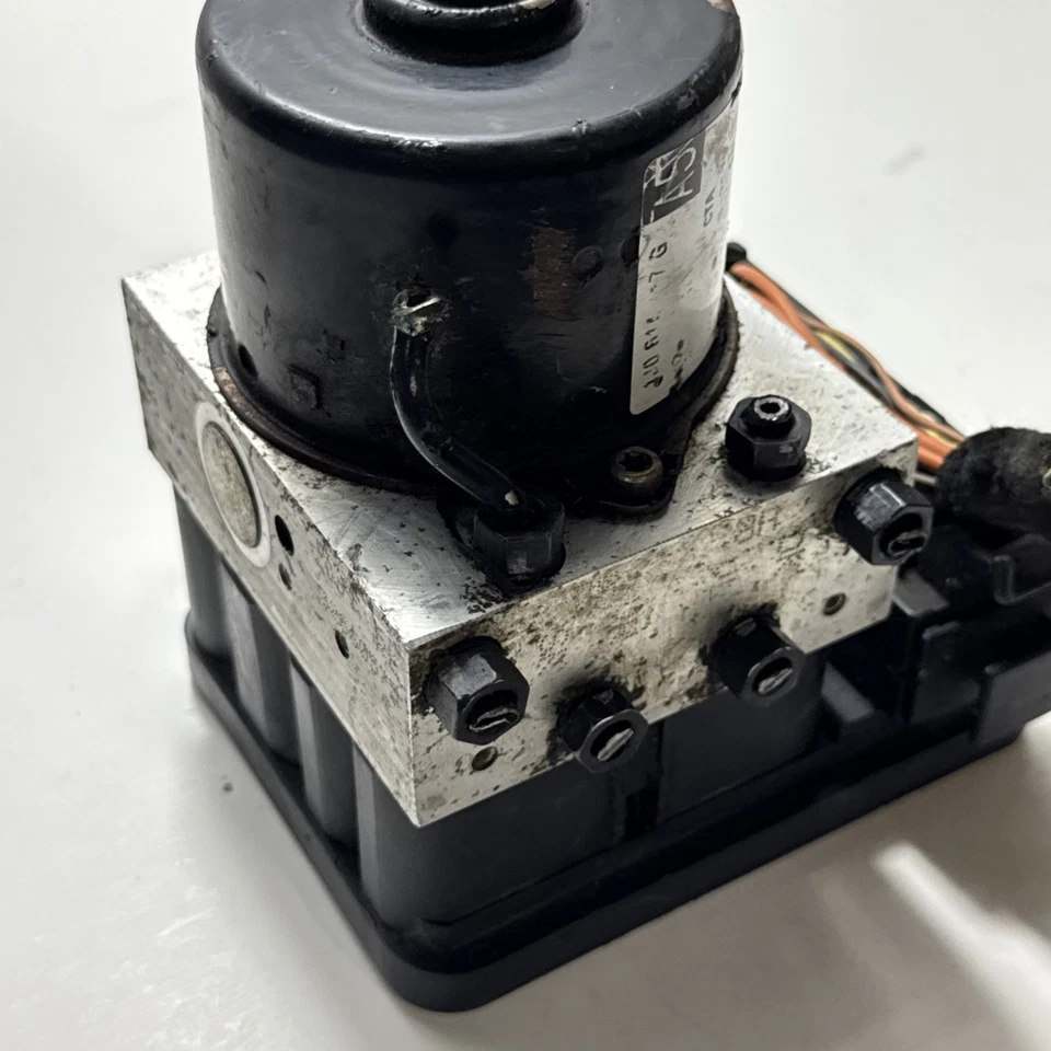 1999 - 2004 Volkswagen Jetta Golf ABS Antilock pump module OEM 1C0 907 379 L - Image 4 of 4