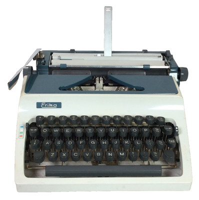 Erika Model 42 Vintage Schreibmaschine DDR tragbar Retro funktionstüchtig - OHNE Koffer
