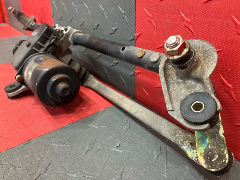 04-08 Suzuki Forenza Front Windshield Wiper Motor w/Transmission Linkage Tested - Image 2 of 4