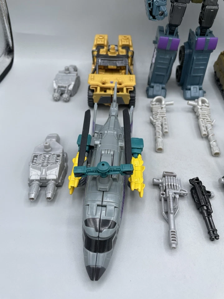 Authentic Hasbro Transformers Generations Combiner Wars Bruticus Complete - Image 4 of 4
