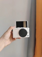 Olympus E-PL6 16MP Mirrorless Camera Only Body white - battery, charger