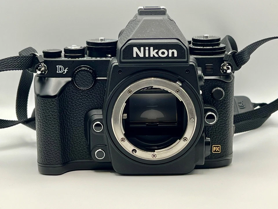 Nikon Df 16.2MP DSLR Body Only with Gariz Grip + Remote,  Low shutter ct  1131 - Image 2 of 4