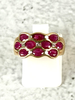 14 Karat Gelbgold Rubin und Diamant Ring Größe 6,5
