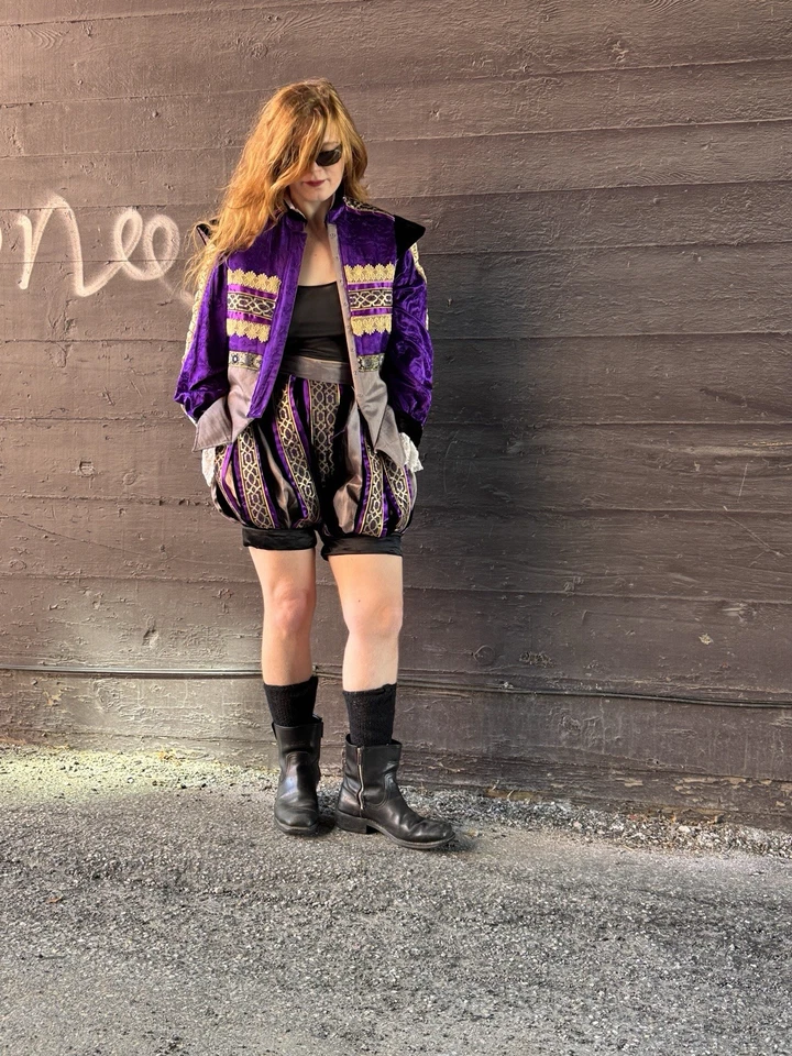 Disfraz de cuento de hadas subarrendamiento y pantalones-Príncipe-Realeza-Casa de campo- Foto 3 de 4