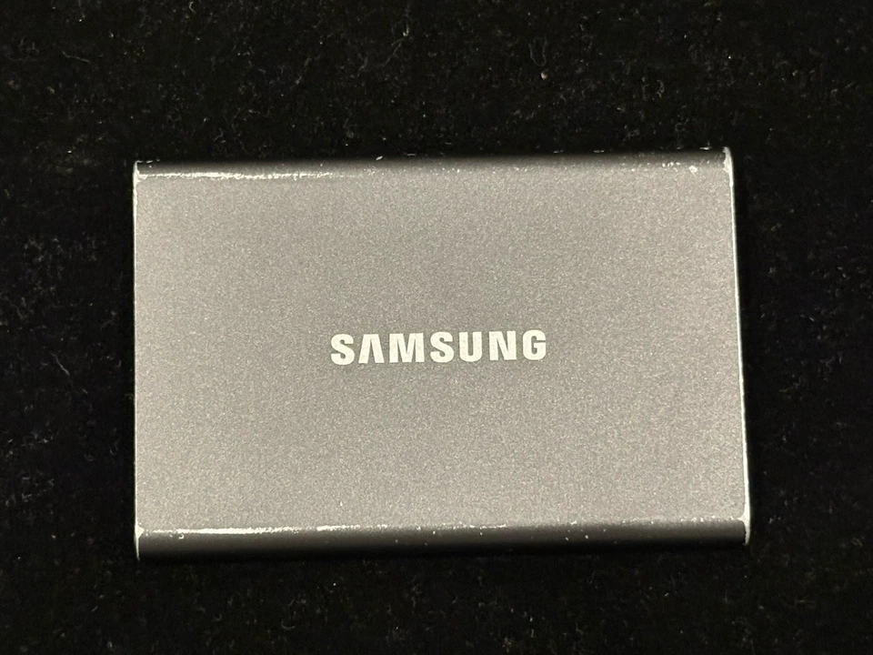 Samsung T7 2TB USB 3.2 Portable Solid State Drive - Titan Grey - Image 2 of 4