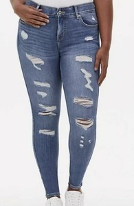 NEW TORRID BOMBSHELL SKINNY DESTRUCTED 