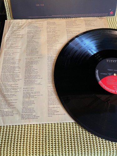 TRACY CHAPMAN S/T DEBUT ELEKTRA ORIGINAL 1988 EU / UK 1ST PRESS VINYL LP EKT44 - Picture 7 of 13