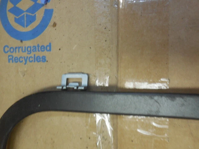 Ободок отделки козырька люка базовый внутренний для Audi A6 1998 - 2004 годов выпуска - Изображение 3 из 4