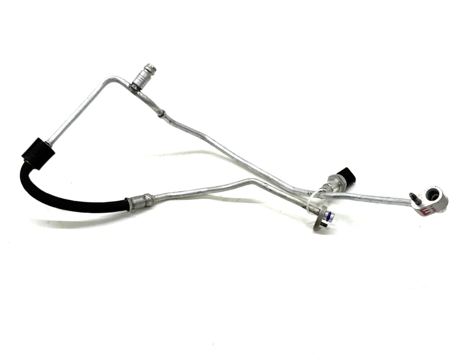 AUDI A3 QUATTRO 2015-2024 2,0 L AC refrigerante manguera OEM 5Q0820741C Foto 2 de 4