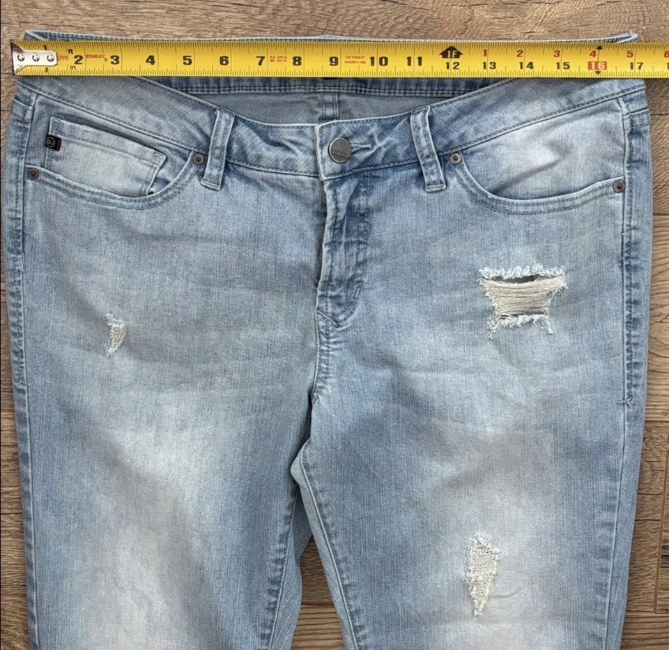 Dear John Women's 31P Distressed Skinny Light Wash Denim Blue Jeans 31 Petite - Image 4 of 4