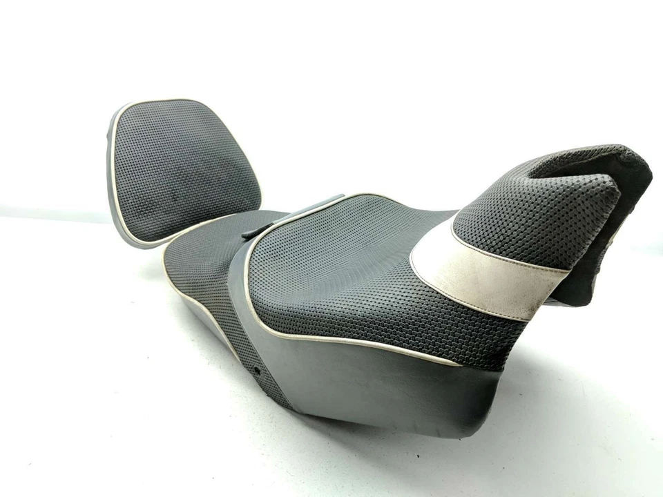 85-07 Yamaha VMAX 1200 VMX12 Aftermarket One Piece Driver Passenger Seat - Image 2 of 4