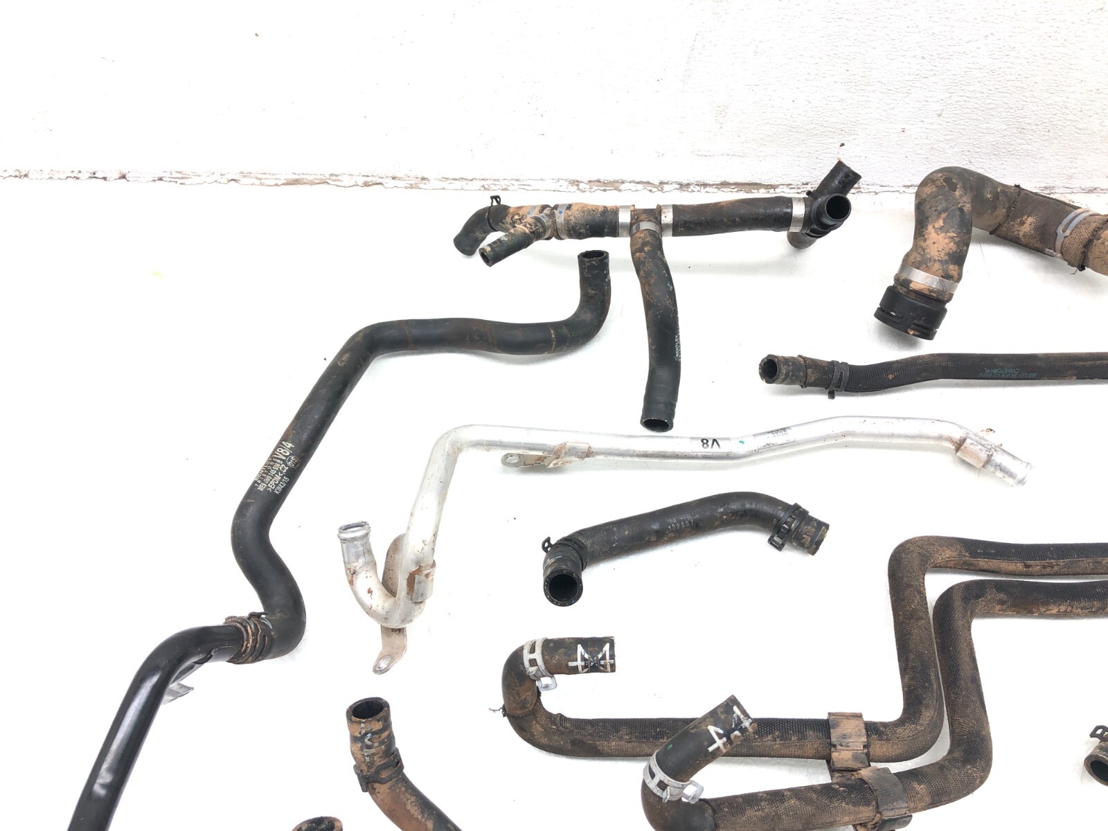 2014-2018 BENTLEY FLYING SPUR 4.0L V8 ENGINE COOLANT HOSE PIPE TUBE LINE SET OEM
