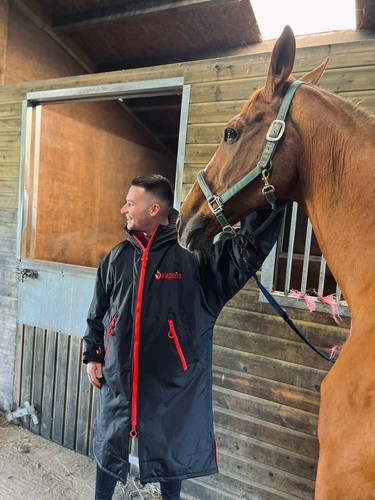 Premium Equestrian Robe. Jalapeno Warmwear. Warm And Dry. £82.50 to £89 - Picture 18 of 39