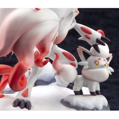 Pokemon Center Original Figure Hisui Zorua & Hisui Zoroark